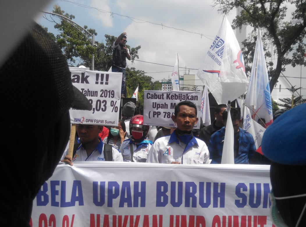 Demo Kantor Gubsu,Â FSPMI Kecewa Upah Buruh Hanya Naik 8,03%
