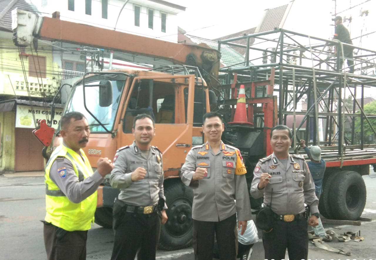 Kapolrestabes Medan Ceking Penertiban Papan Reklame