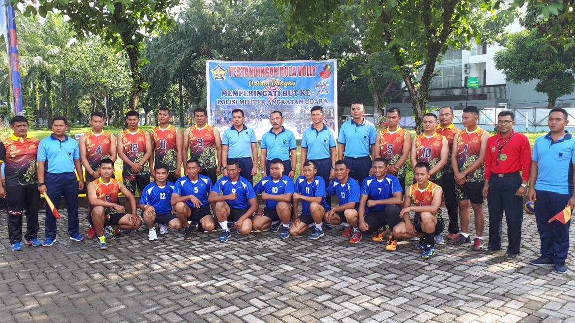 Sambut HUT POM AU Ke 72, Danlanud Soewondo Lakukan Servis Kehormatan Pembukaan Turnamen Bola Volley