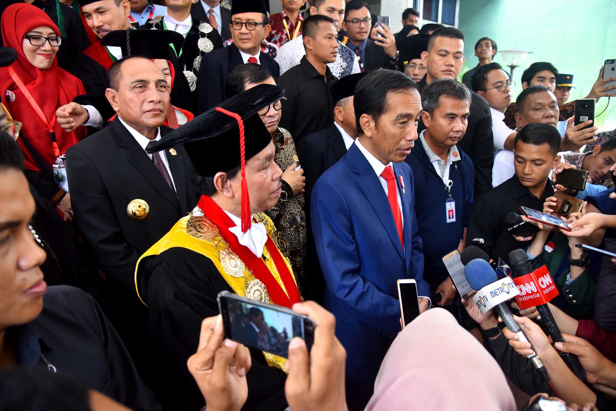 Presiden Jokowi Orasi Ilmiah di USU, Efisiensi Birokrasi Kunci Menghadapi Revolusi Industri 4.0