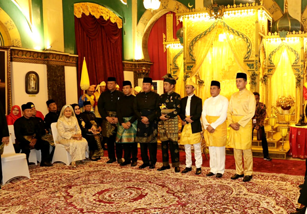 Sultan Deli :Tuanku Sri Indra Utama Junjungan Negeri  gelar Bangsawan Tertinggi