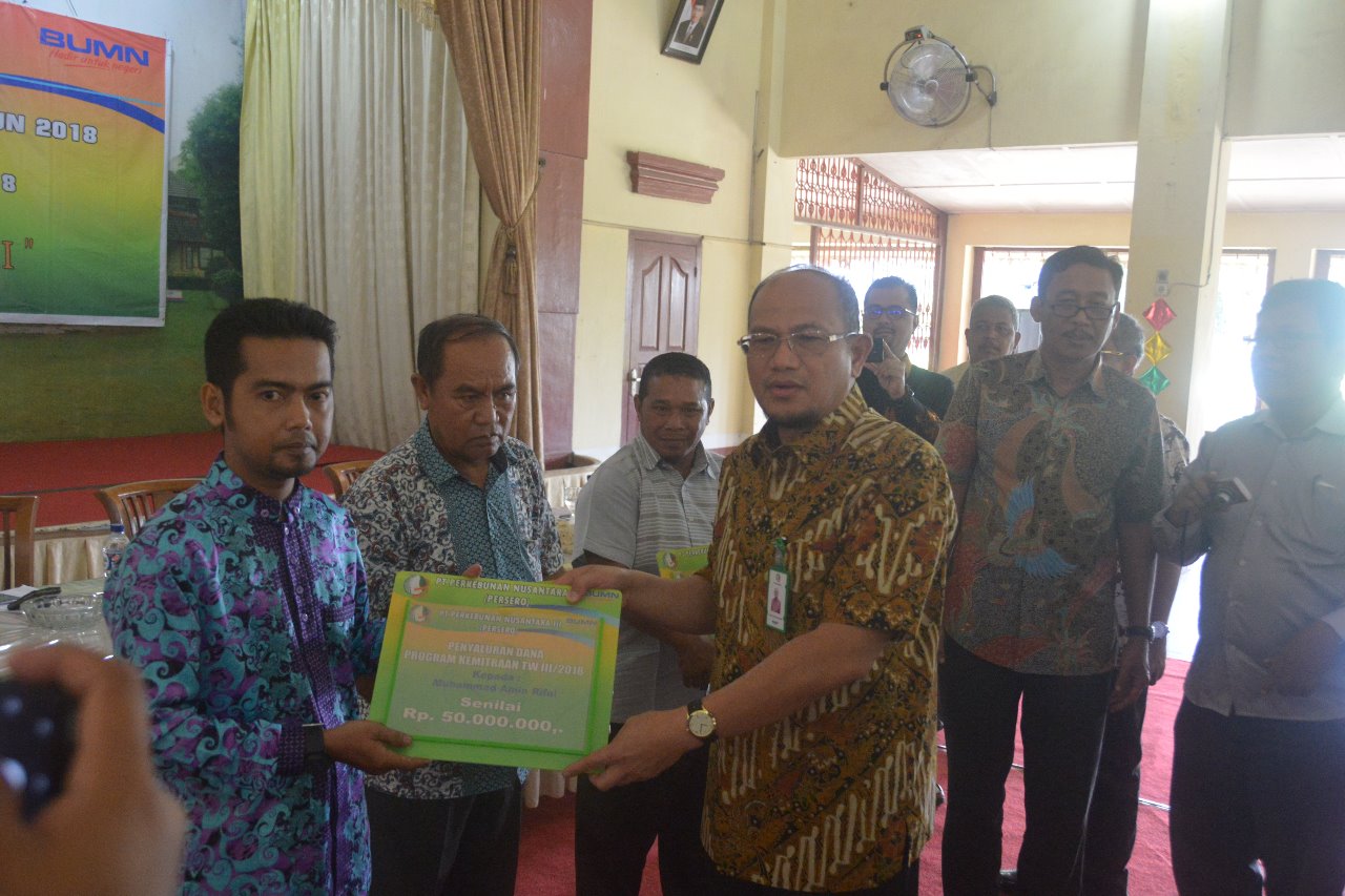 32 Mitra Binaan PTPN III (Persero) Terima Dana Kemitraan