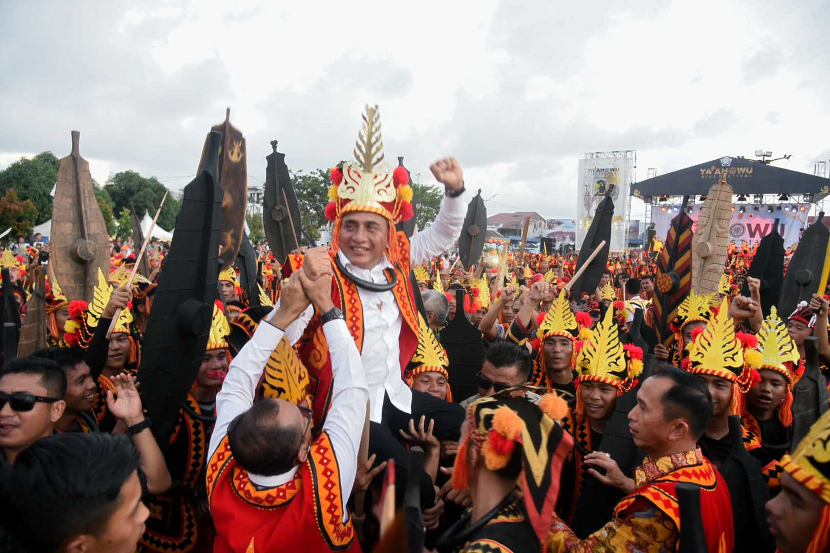Buka Yaahowu Nias Festival 2018, Gubernur Edy Rahmayadi Lakukan Hombo Batu Â 