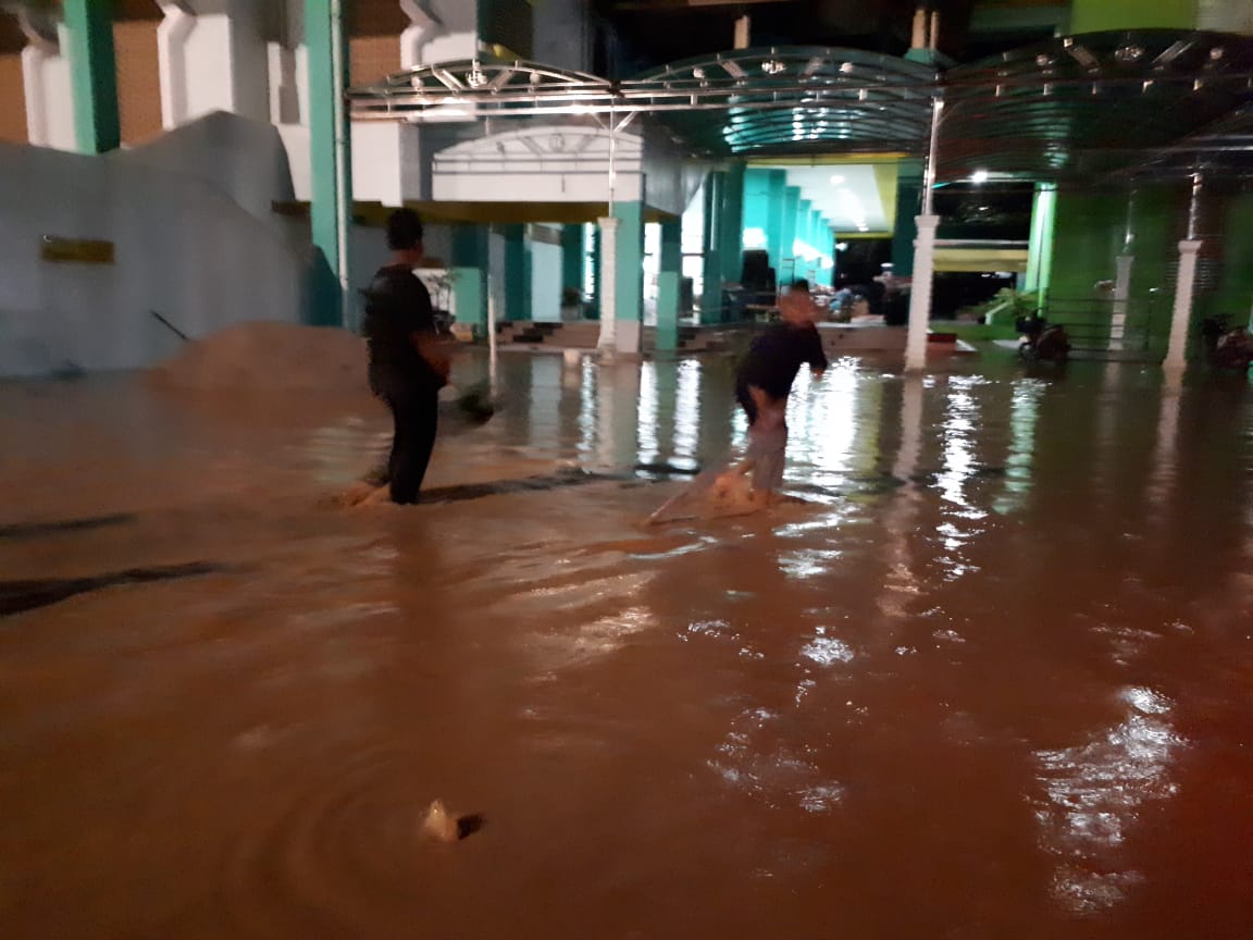 Banjir dan Longsor, Belasan Rumah di Madina Hanyut