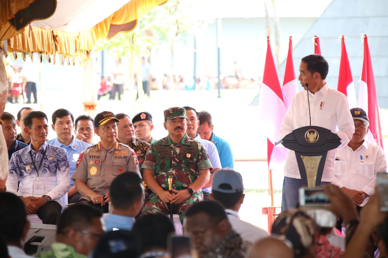 Kapolri dan Panglima TNI Dampingi Presiden RI Joko Widodo Meresmikan Monumen Kapsul Waktu di Merauke, Papua