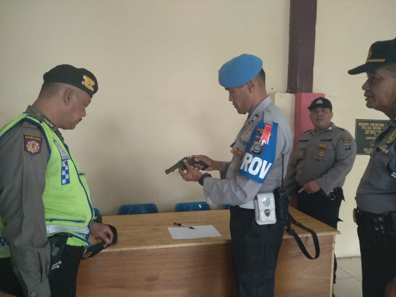 Senjata Api Dinas Polsek Medan Helvetia Layak Pakai