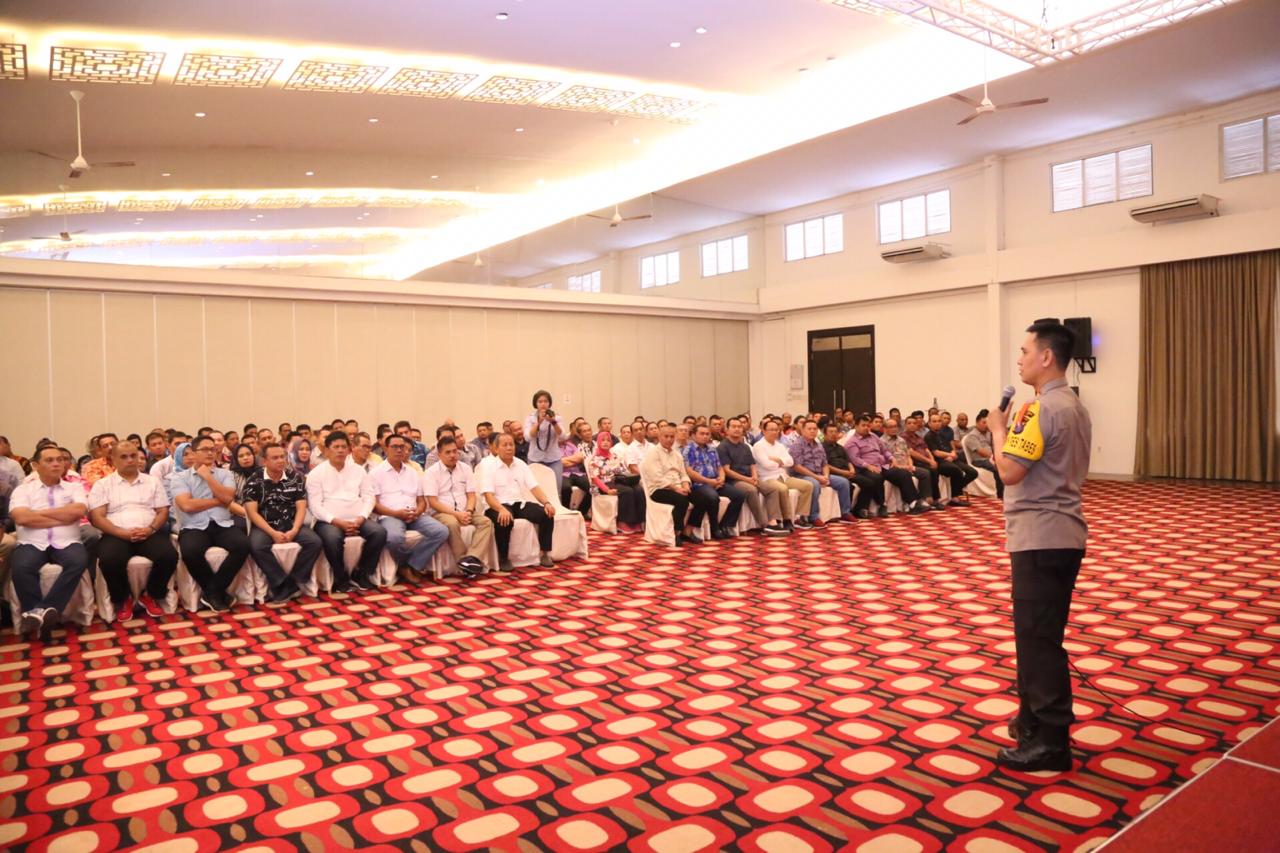 Tingkatkan Kapasitas Camat dan Lurah, Kapolrestabes Medan Beri Pembekalan