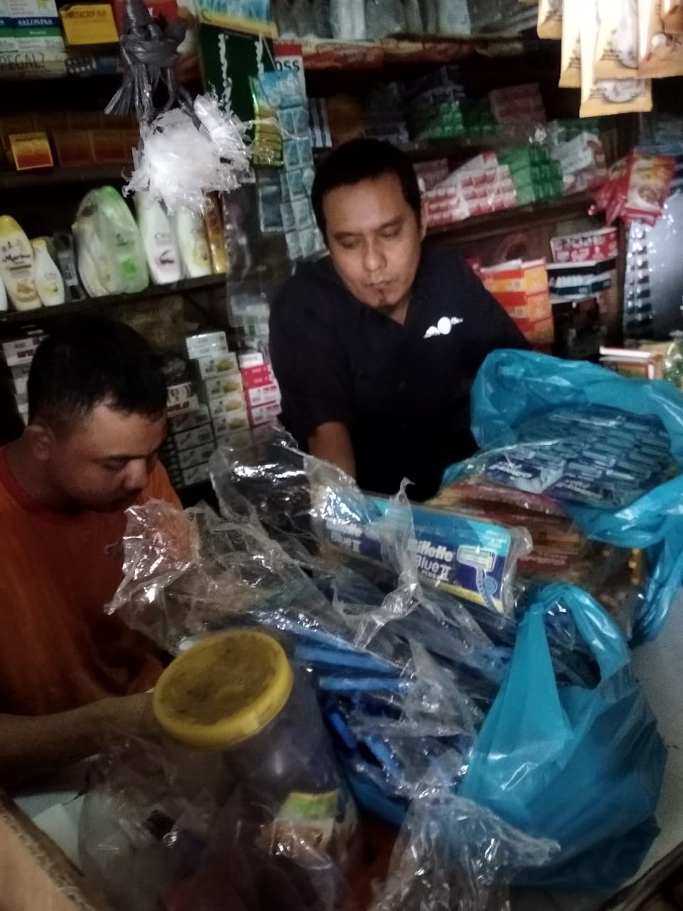Polrestabes Medan Gerebek Perdagangan Pisau Cukur Aspal