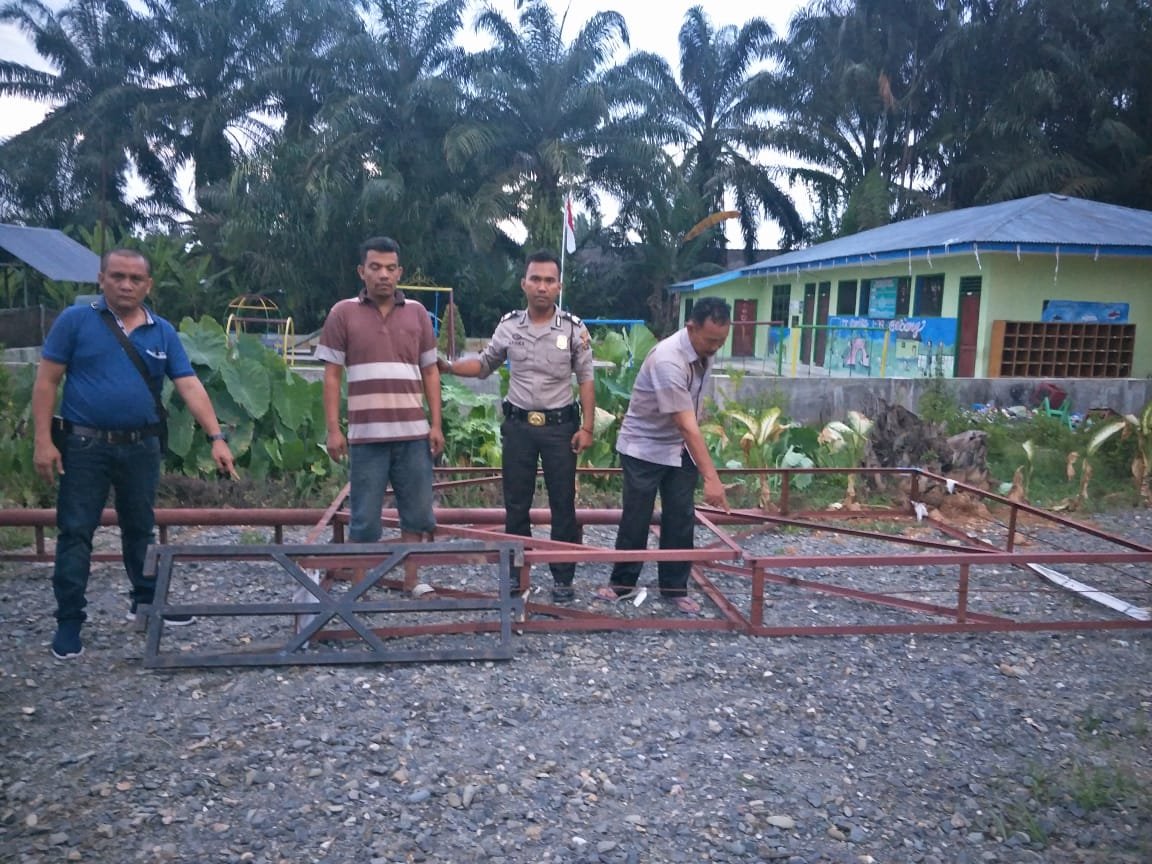 Curi Tiang Besi Telkom Warga Pekan Gebang Ditangkap Polisi
