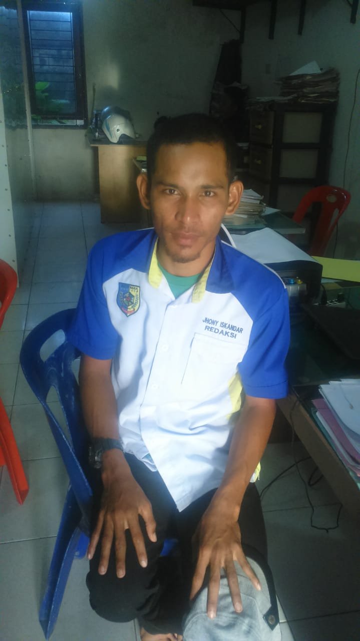 Oknum Penyiar Radio Odan Batubara Digiring Ke Kantor Polisi