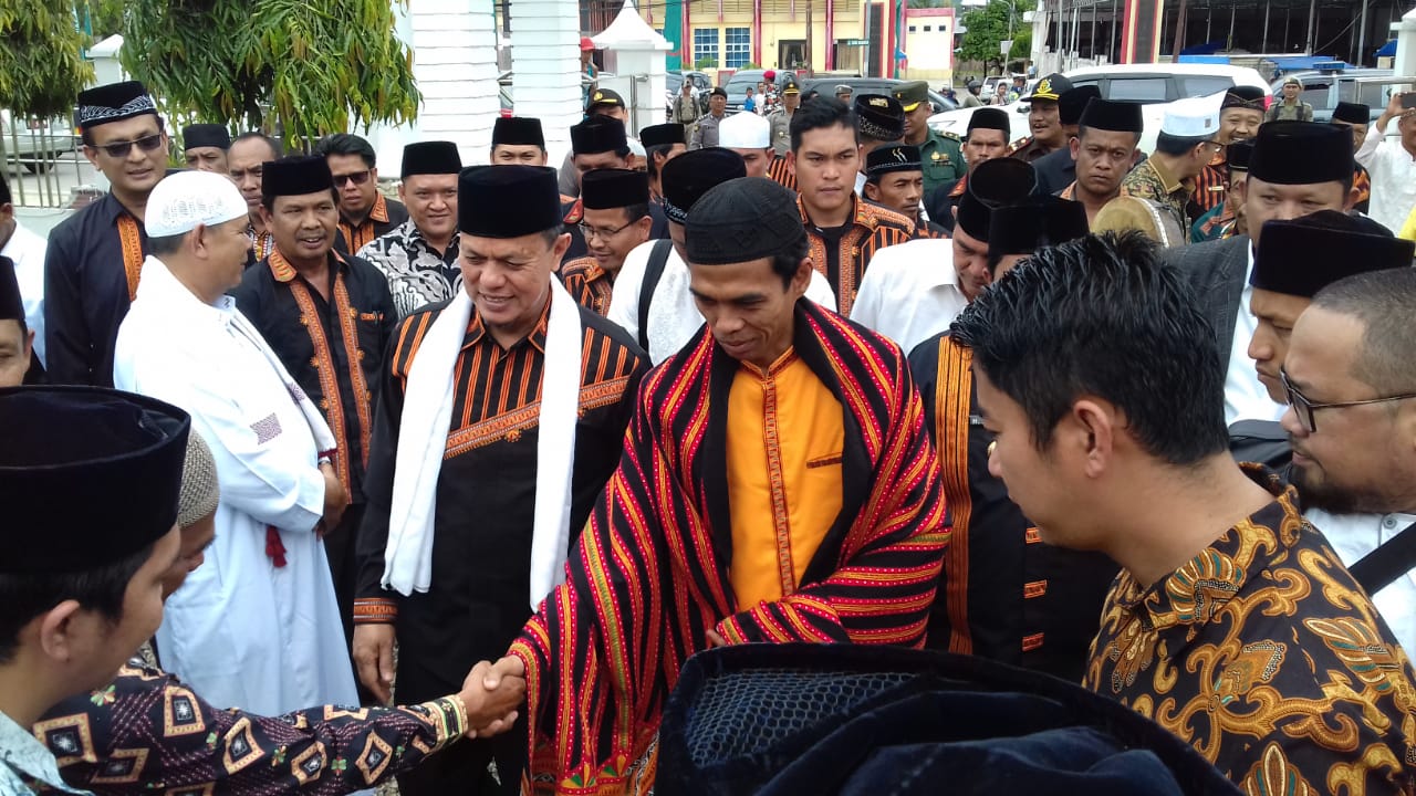 Ribuan Masyarakat Negri Seribu Bukit Sambut Kedatangan UAS di Gayo Lues