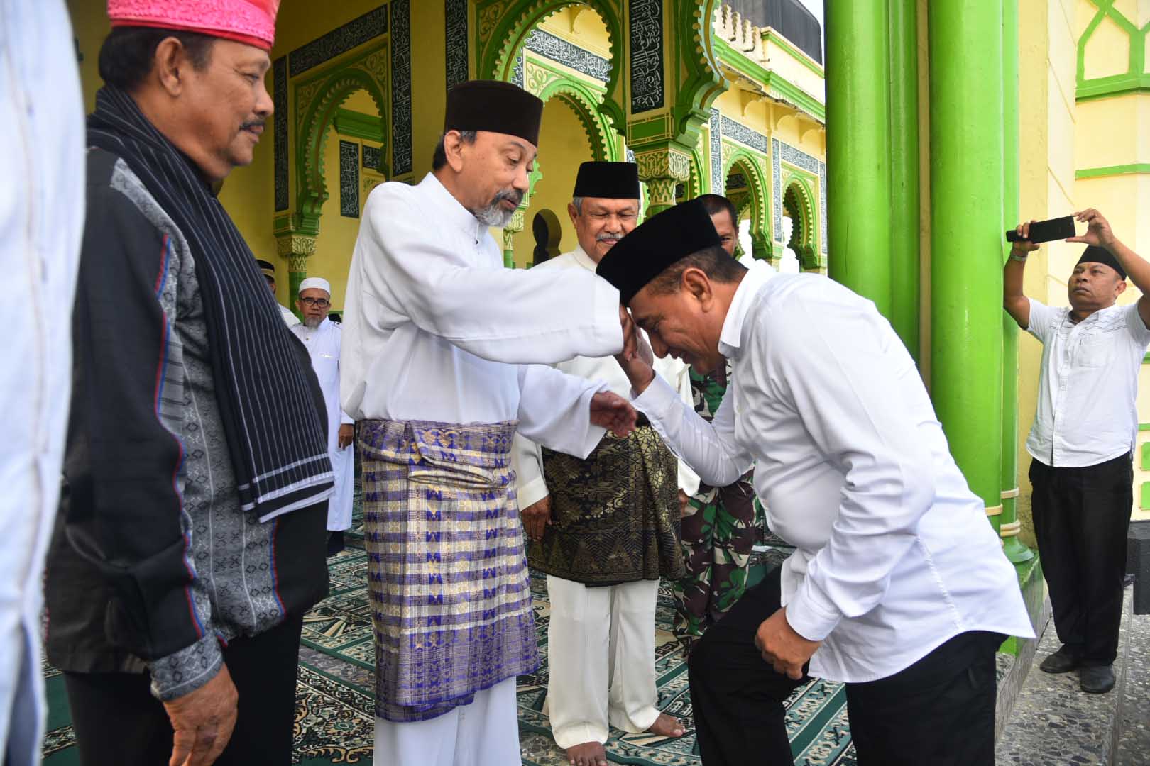 Kunjungan Kerja ke Tanjung Pura, Gubsu Minta Masyarakat Lestarikan Sejarah