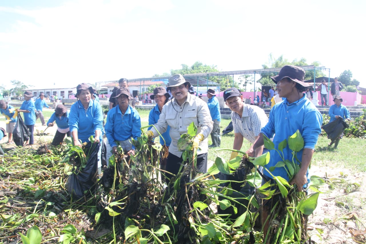 Clean Up Danau Toba,  Pentingnya Gotong Royong Menjaga Kelestarian Danau Toba