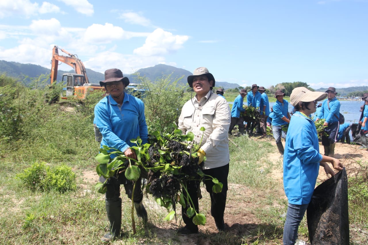 Dinas Lingkungan Hidup Gelar Clean Up Danau Toba,Â Masyarakat Harus Berperan Aktif Jaga Kelestarian