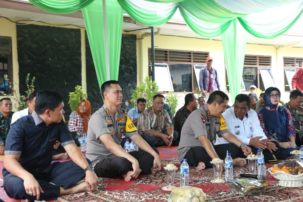 Kapolrestabes Medan Dampingi Kapolda Sumut Silaturahmi Dengan Warga Pancur Batu