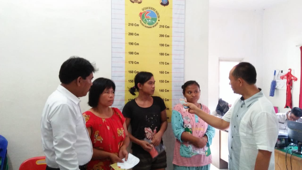 Kompak Nyabu Bareng, Kakak Adik Ditangkap Sat Narkoba Sergai, Seorang IRT Perantara Jual Beli Sabu Terciduk