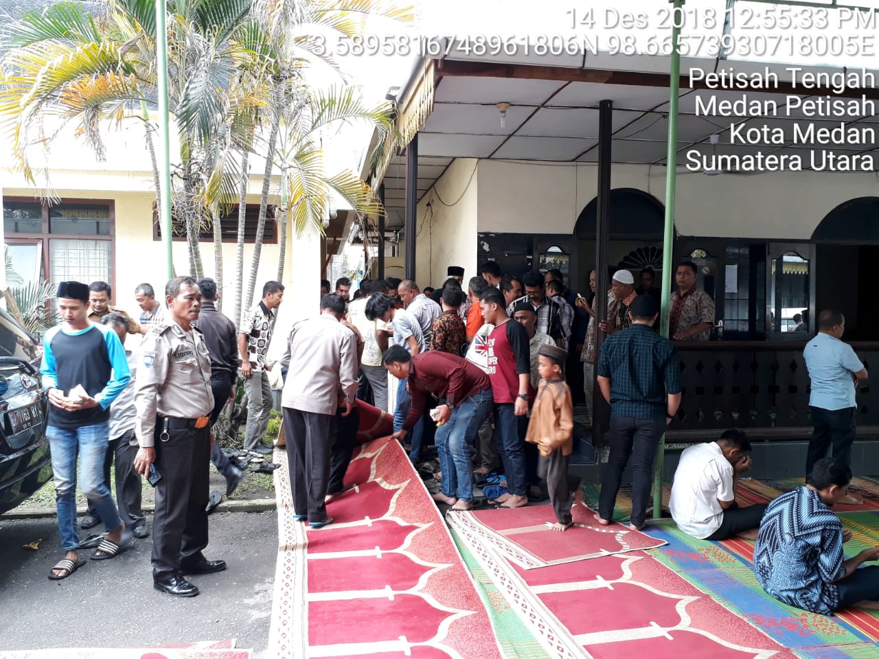 Kapolsek Medan Baru Berikan Tali Asih 100 Nasi Bungkus