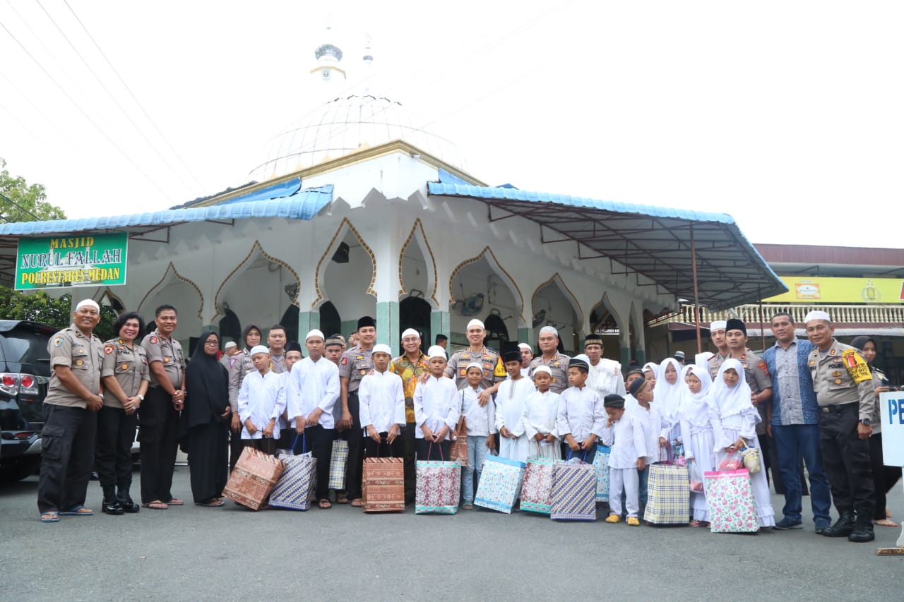 Syukuran 1 Tahun Menjabat Kapolrestabes Medan, Kombes Pol Dadang : Pencapaian Tercapai Berkat Doa, Dukungan, Kerja Keras dan Kerjasama Kita Semua.