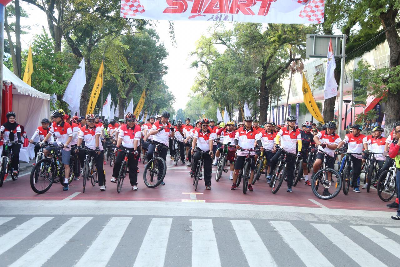 Kapolrestabes Medan Hadir dan Ikuti Iride4Peace 10 KM