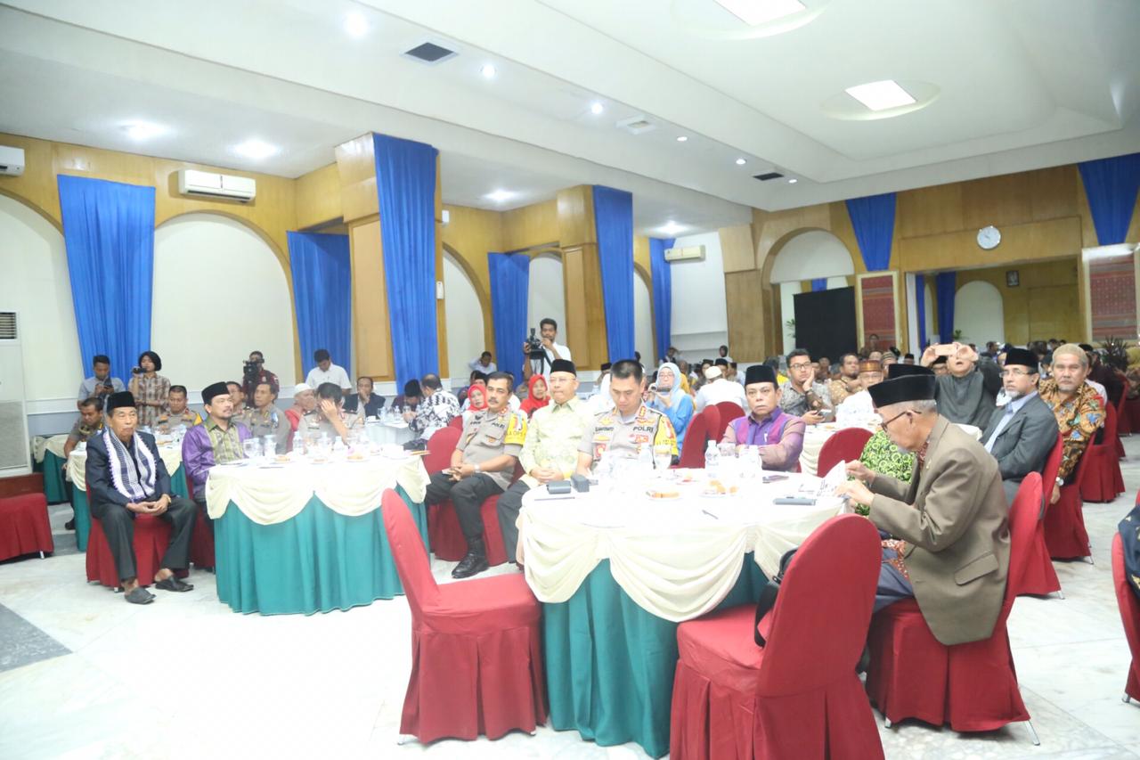 Kapolrestabes Medan Hadiri Dialog Nasional Tokoh Lintas Agama & Deklarasi Pemilu Damai