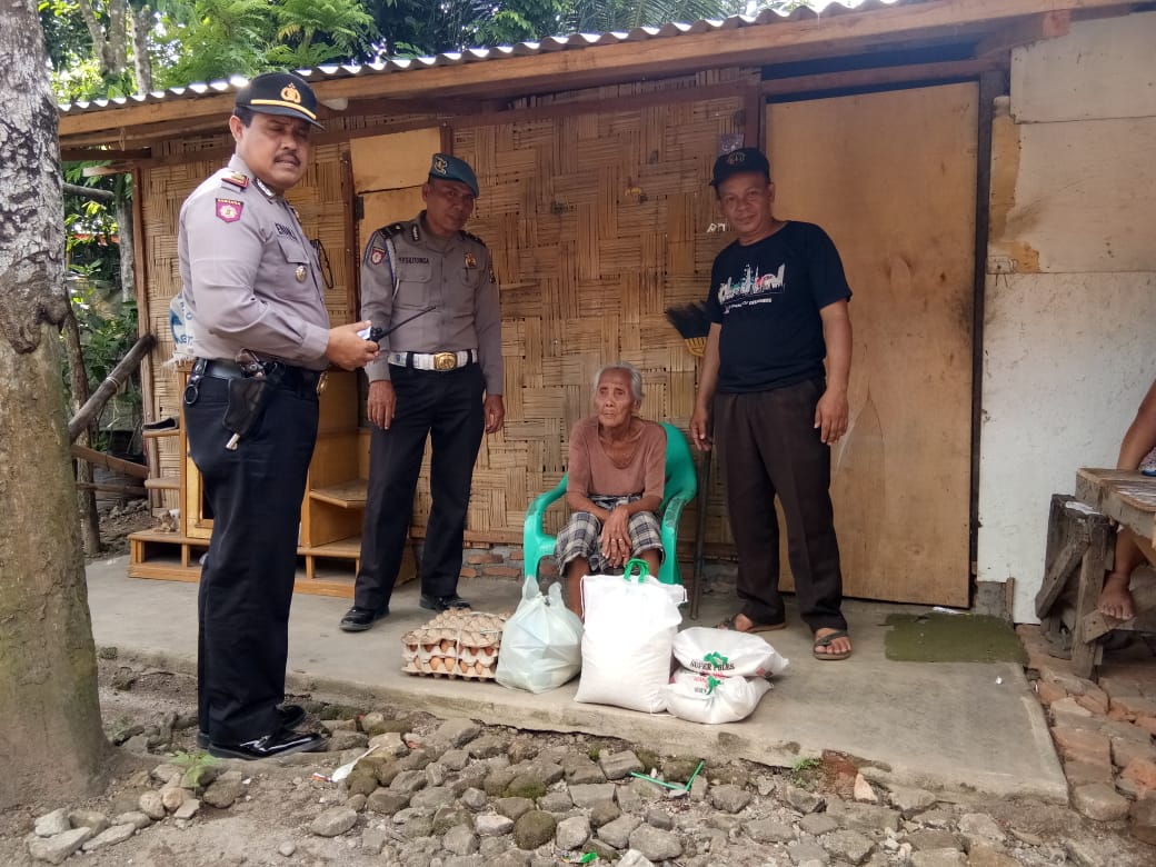 Peringati Hari Ibu 2018, Polsek Sunggal Gelar Bakti Sosial