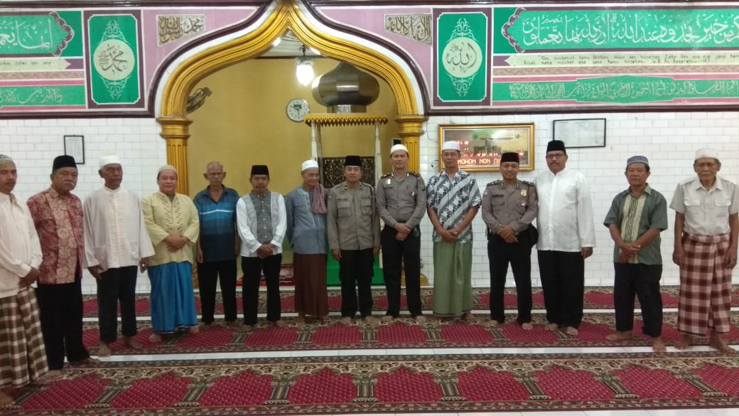 Polsek Jajaran Polrestabes Medan Serentak Melaksanakan Sholat Subuh Berjamaah