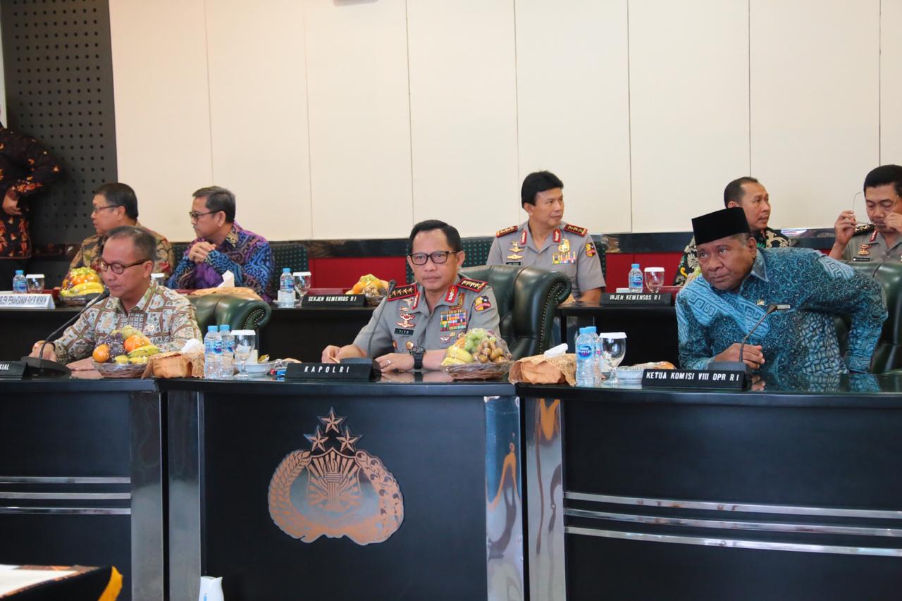 Kapolri Tandatangani MoU dengan Menteri Sosial dan Vicon Bersama Jajaran Polda Se-Indonesia