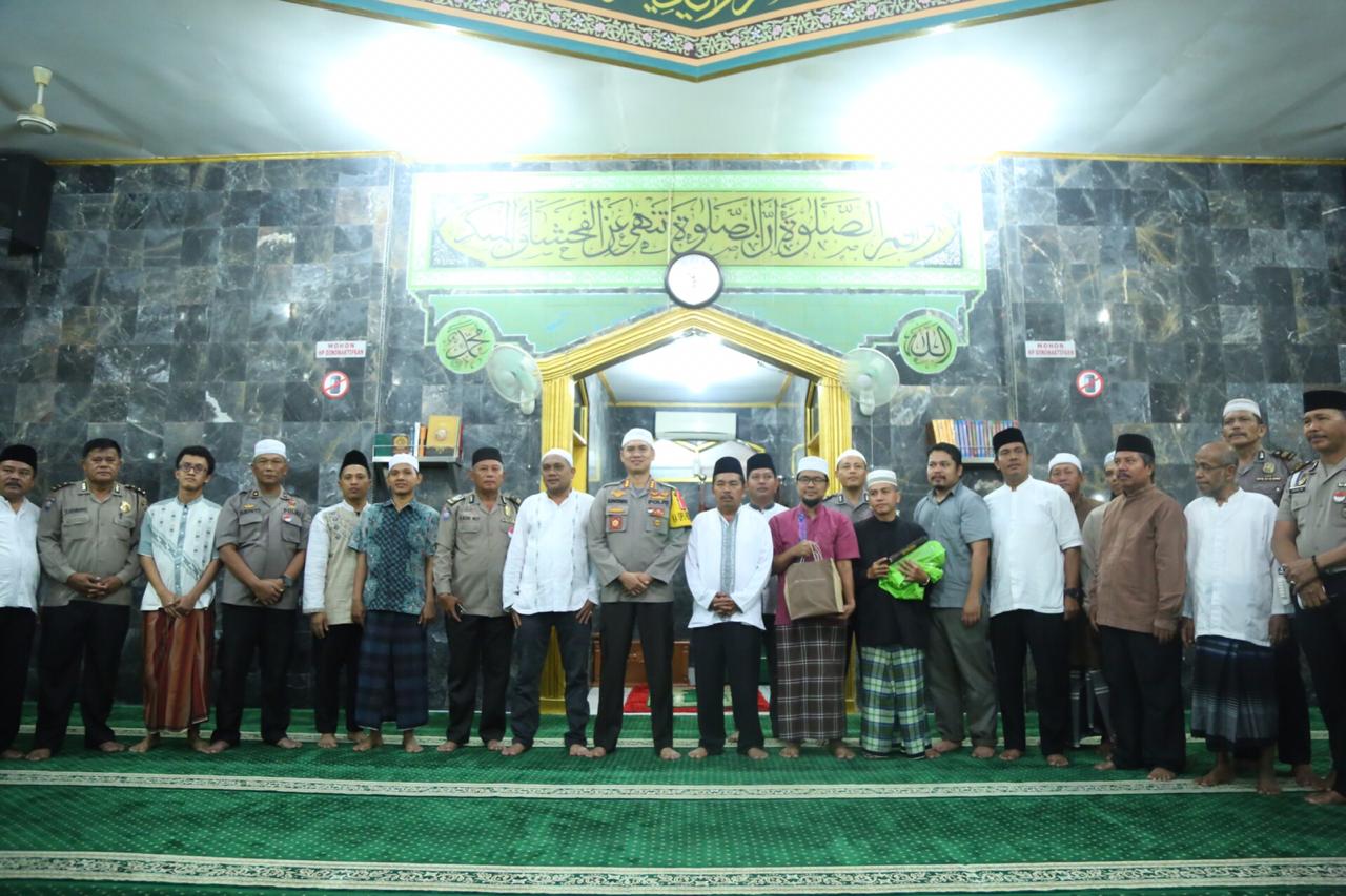 Sholat Subuh Berjamaah di Masjid Bakti, Kombes Pol Dadang Sampaikan Pesan Kamtibmas