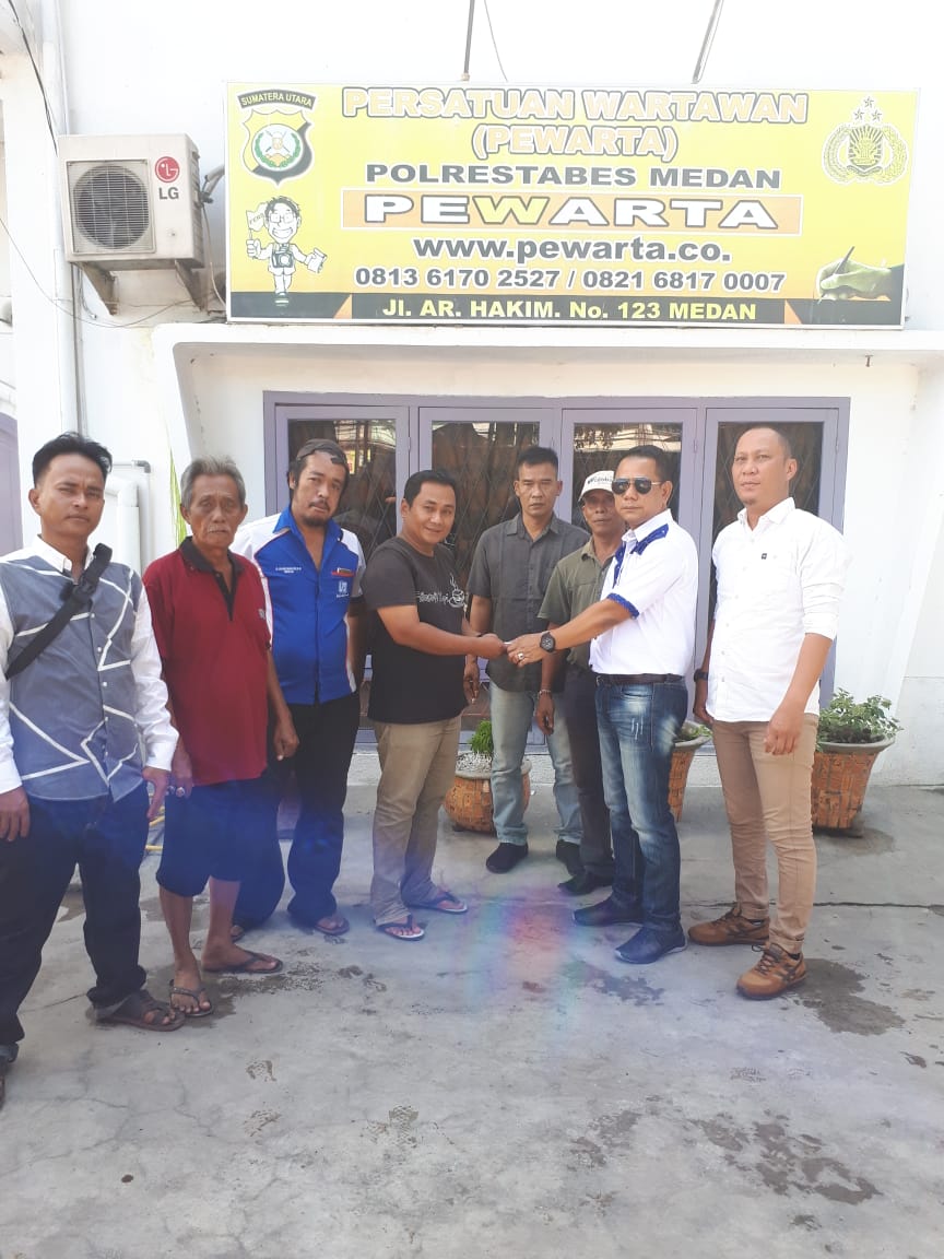 Pewarta Polrestabes Medan Santuni Keluarga Almarhuma Hj Dasmi