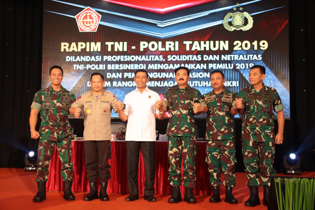 Kapolri Buka Rapim TNI-Polri di STIK-PTIK Jakarta, Menko Polhukam Berikan Pembekalan