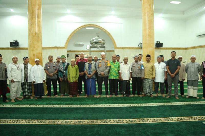 Sholat Subuh Berjamaah di Masjid Al Hasanah Medan, Ini Kata Kapolrestabes Medan