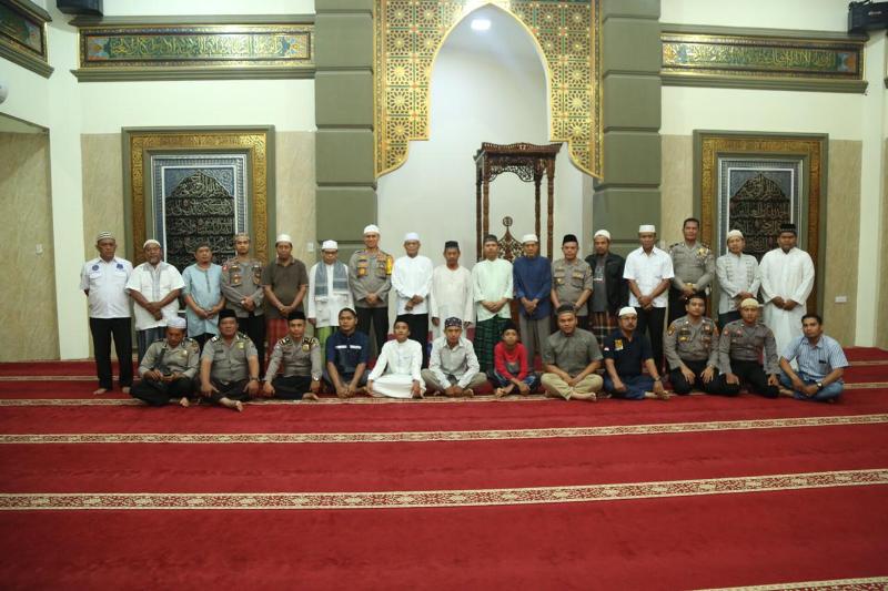 Kapolrestabes Medan Sampaikan Pesan Kamtibmas di Masjid Al Ihsan