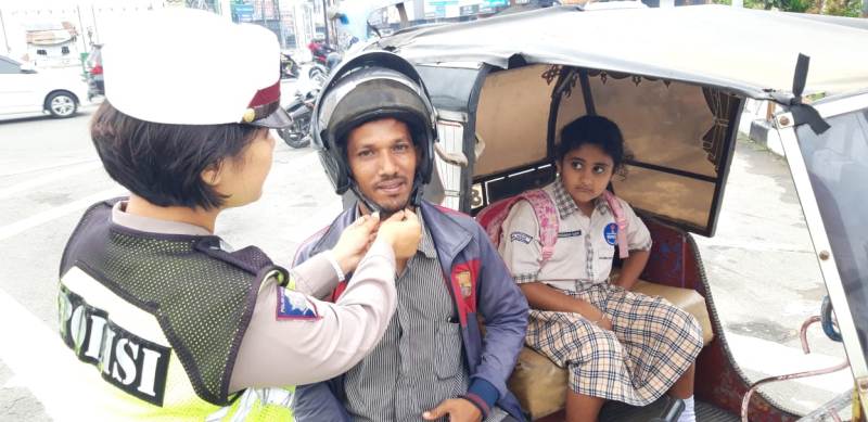 Polsek Medan Baru Sosialisasi Milenial Road Safety Festival