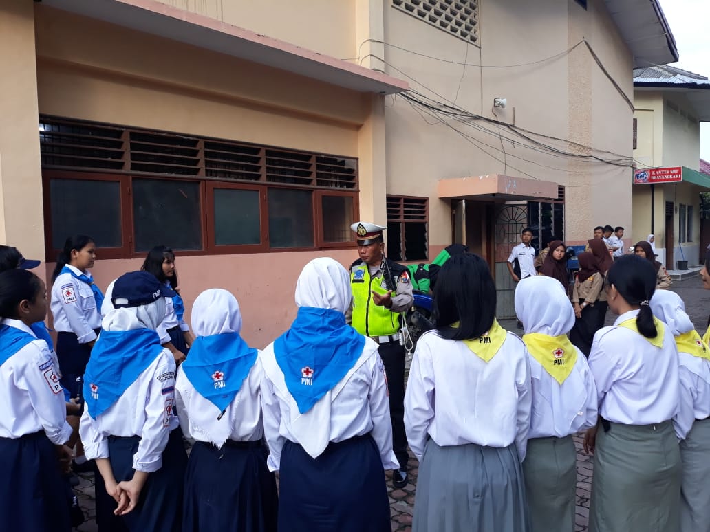 Polsek Medan Baru Binluh Milenial Sefety Road Festifal