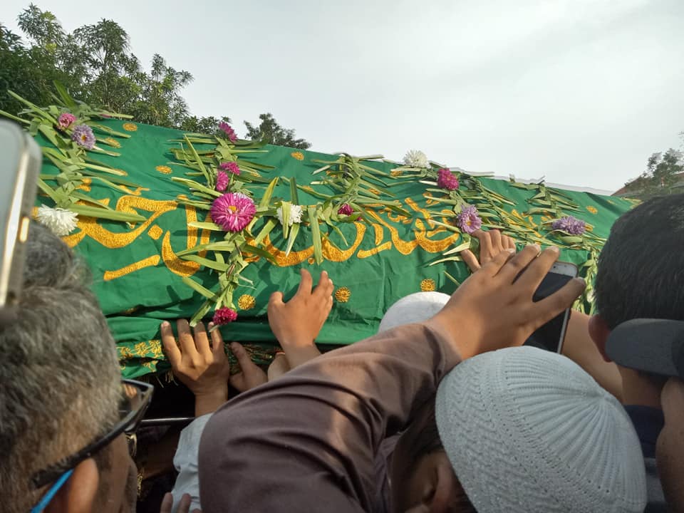 Ribuan Ummat Islam Sholat dan Antar Jenazah Almarhum Ustad H Suryanda Lubis SAg