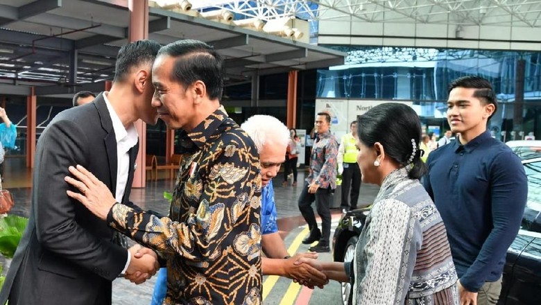 Jokowi Doakan Kesembuhan Ani Yodhotono