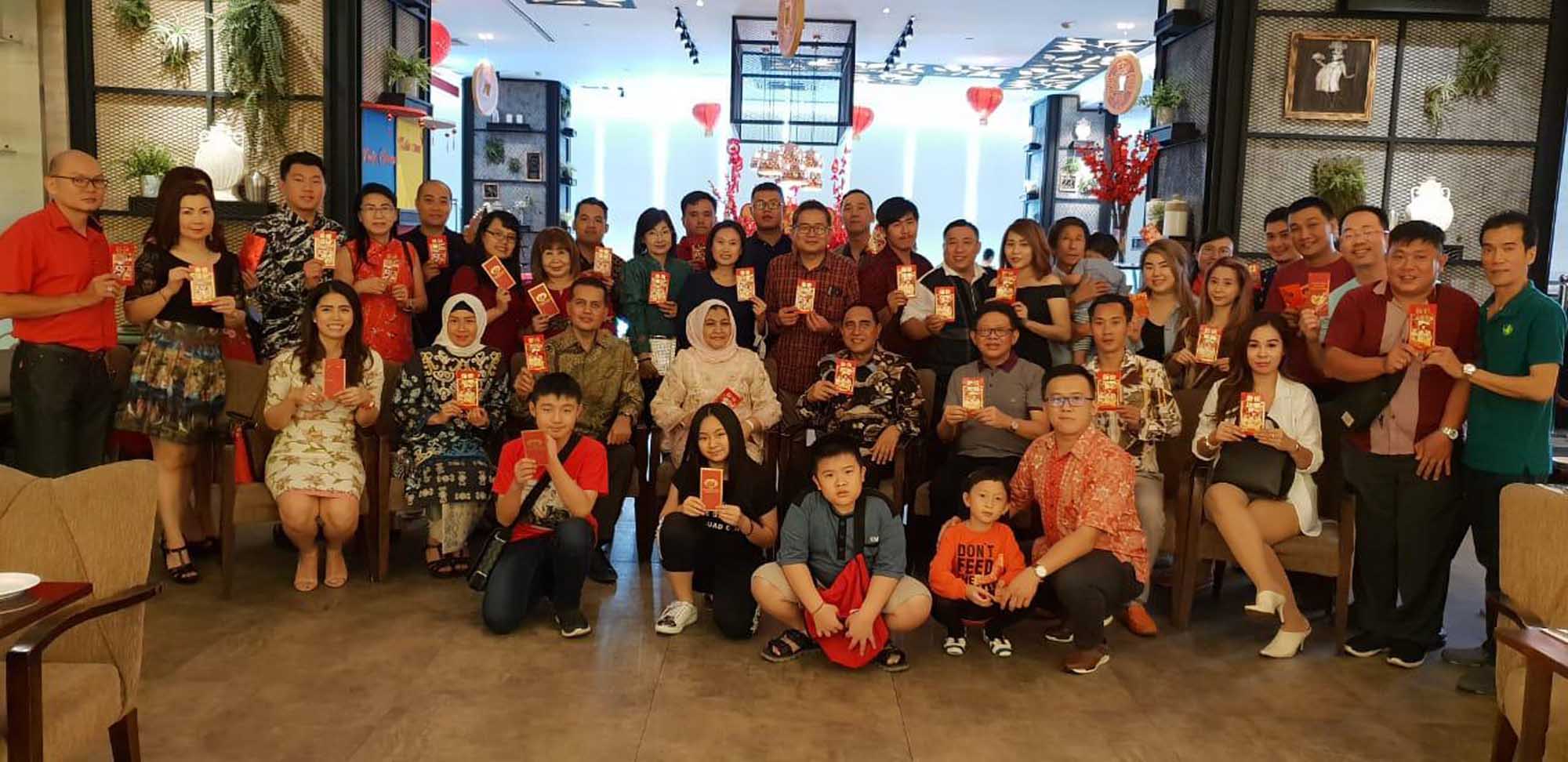 Edy -Ijeck Rayakan Imlek Bersama Keluarga Besar Generasi Marga Zhang