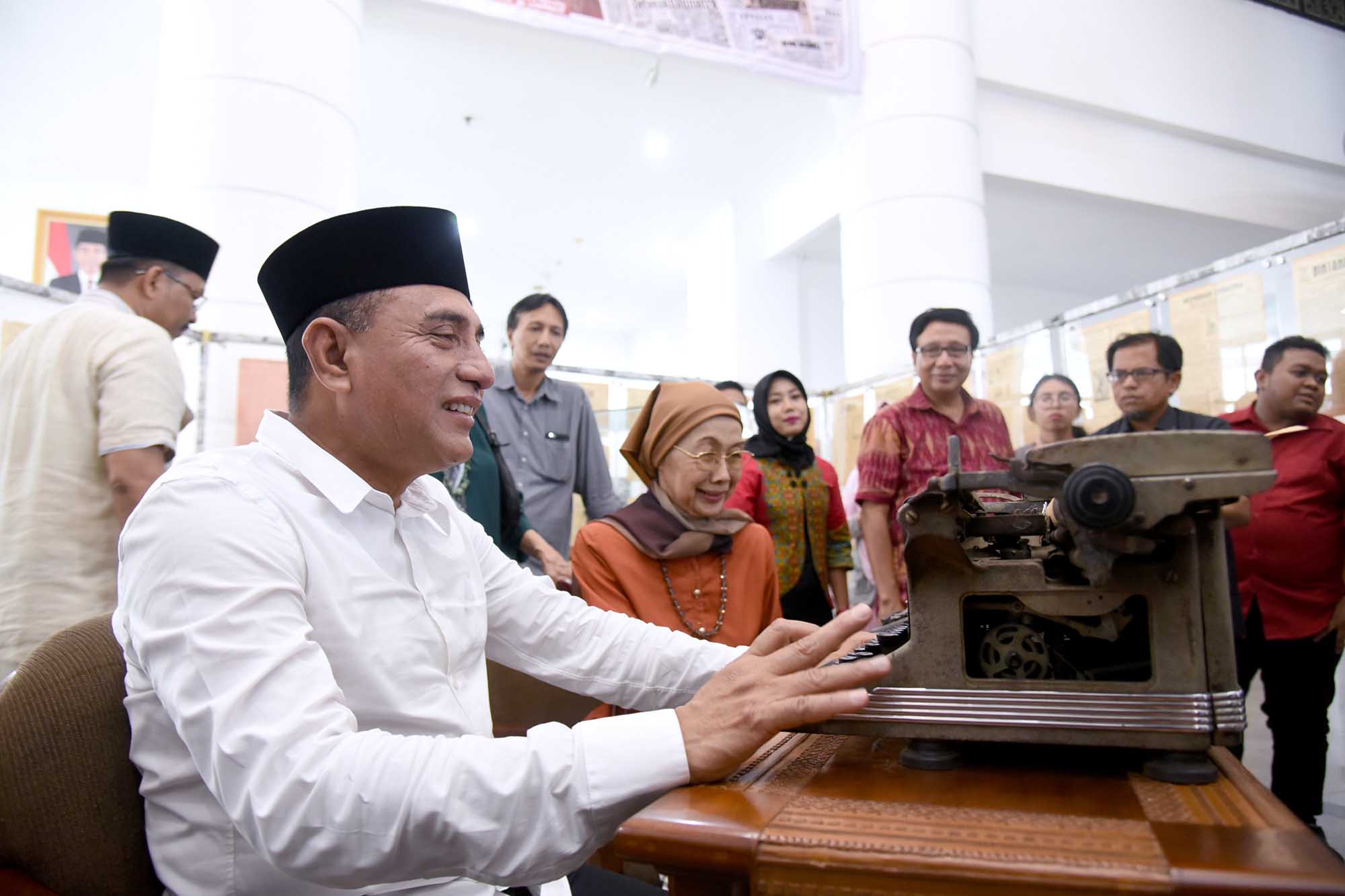 Animo Masyarakat Tinggi,  Gubsu Minta Pameran Satu Abad Surat Kabar Diperpanjang