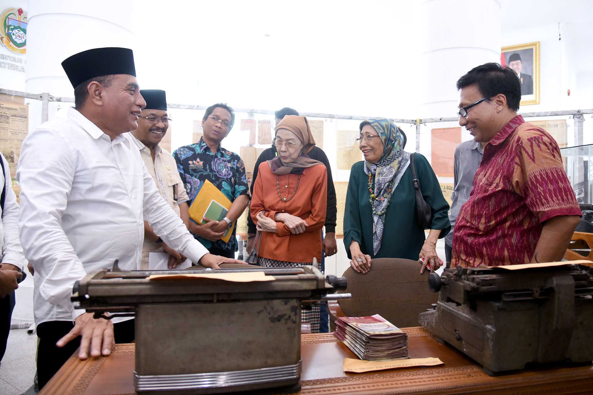 Animo Masyarakat Tinggi, Gubsu Minta Pameran Satu Abad Surat Kabar Diperpanjang