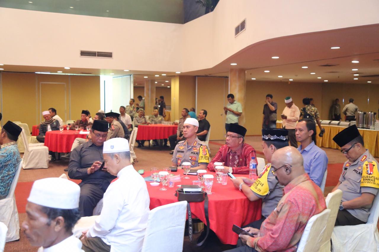 Kapolrestabes Medan Hadiri Dialog Tokoh Lintas Agama se Sumut dan Deklarasi Damai