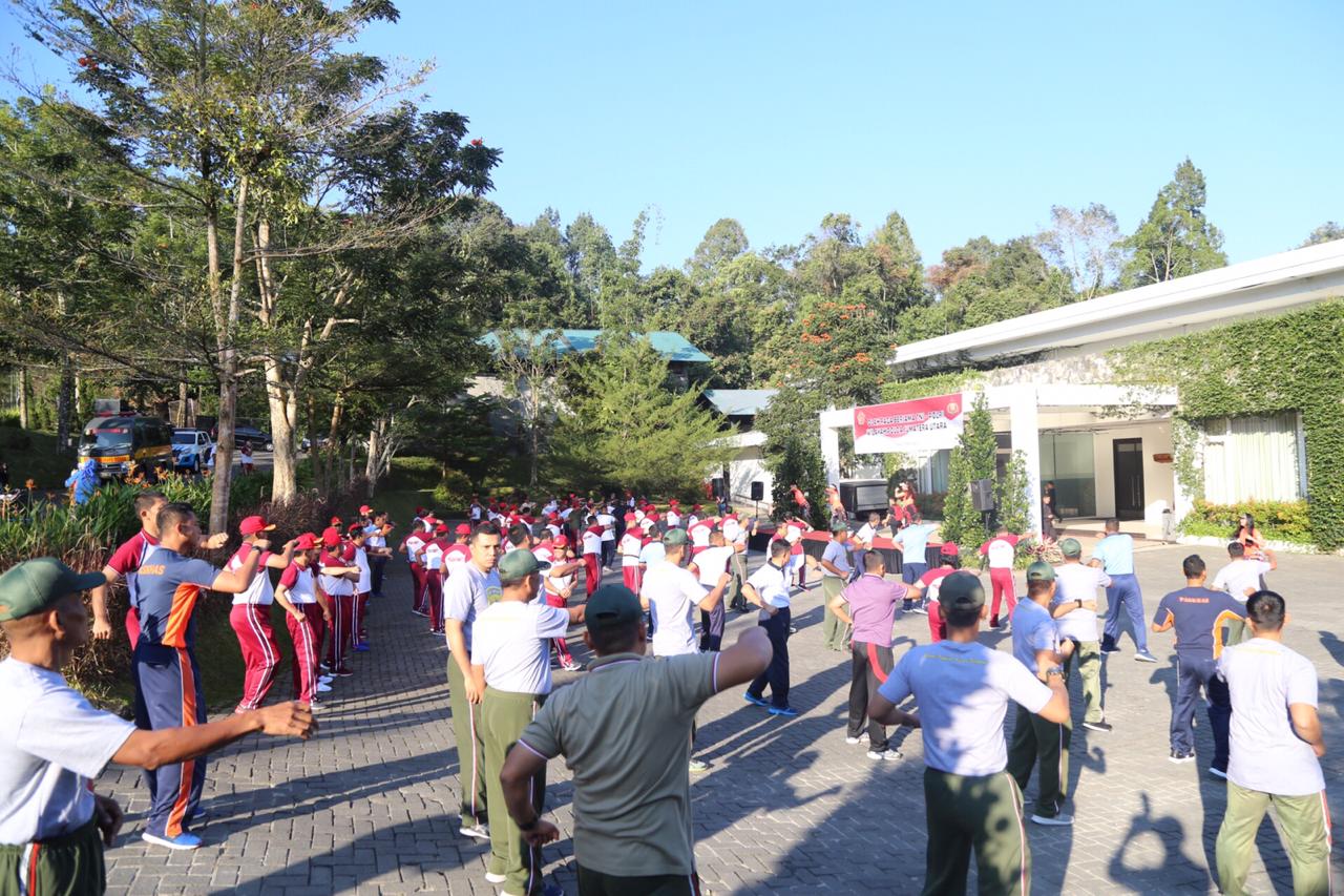 Jalin Sinergitas, TNI-Polri Berolah Raga Bersama di Sibolangit