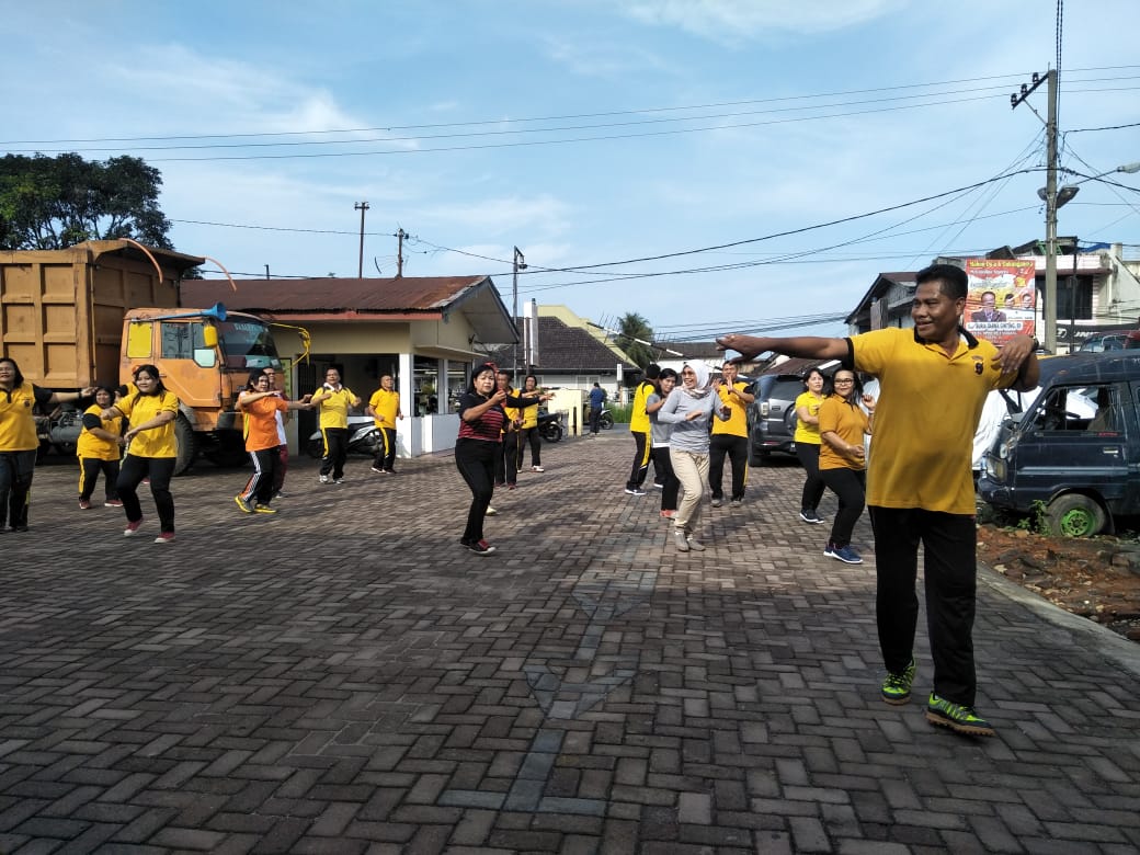 Polsek Pancur Batu Bangun Sinergitas Dengan Masyarakat Melalui Senam Sehat