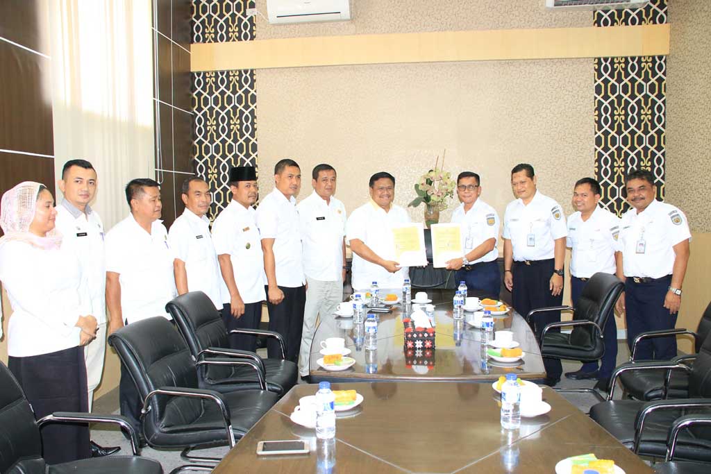 Bupati Labura Tandatangi MoU dengan PT. KAI