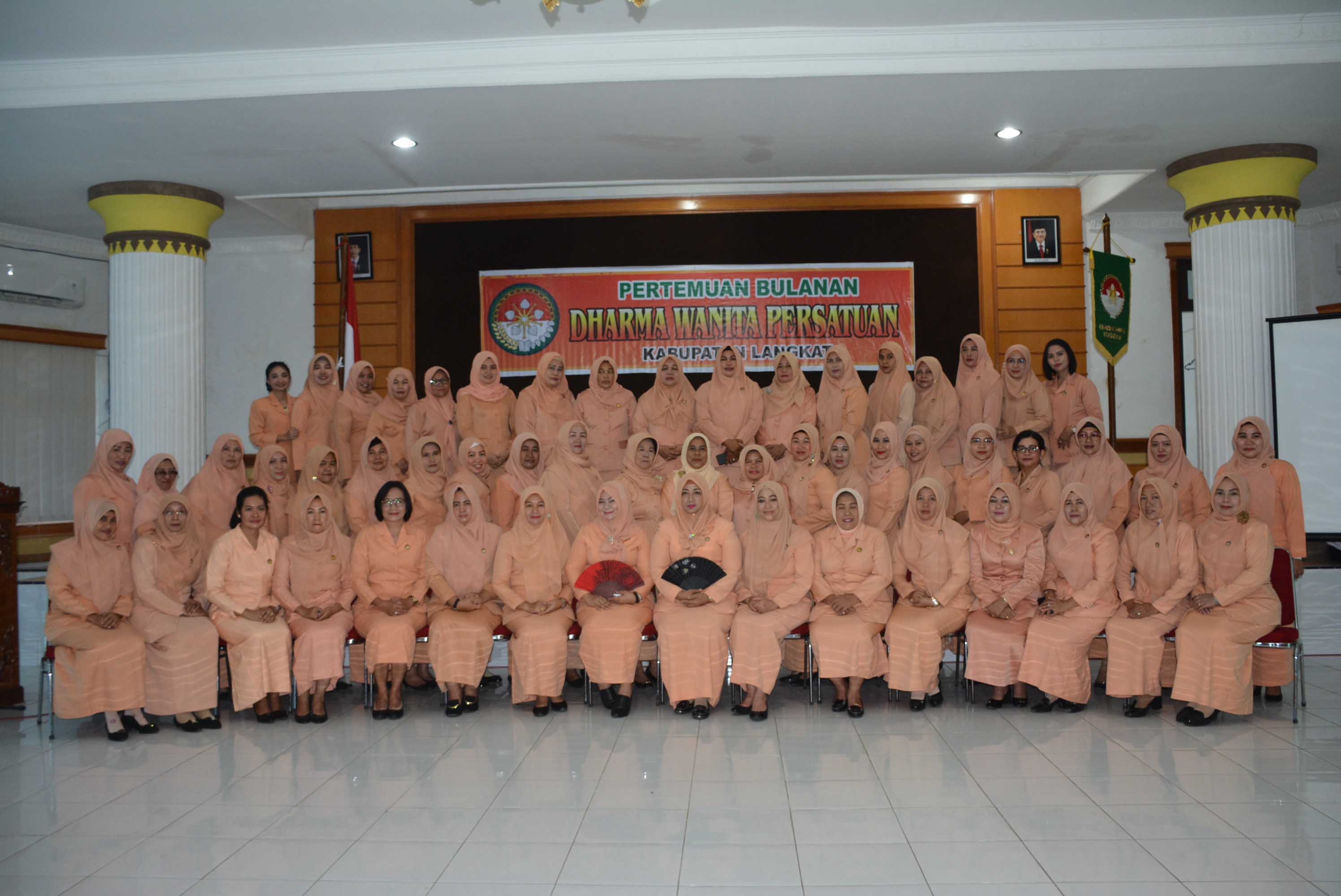 Perpisahan Untuk Ny Hj Ngogesa