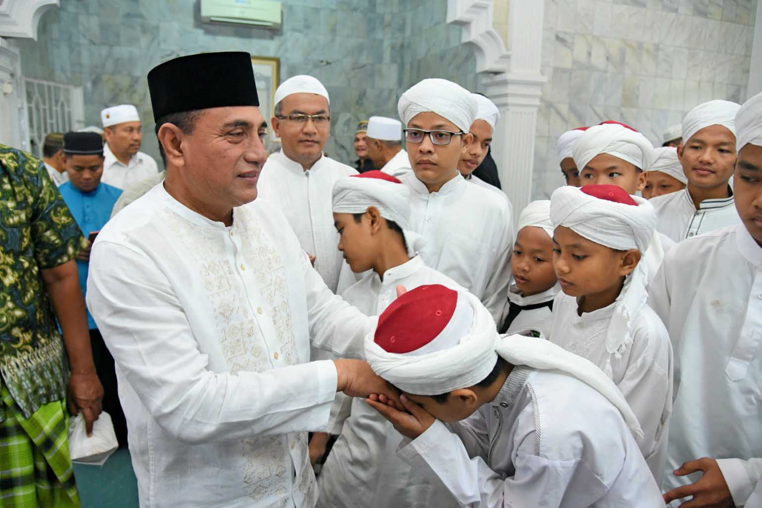 Gubsu Ajak Masyarakat Mendidik Generasi Muda Jadi Ulama