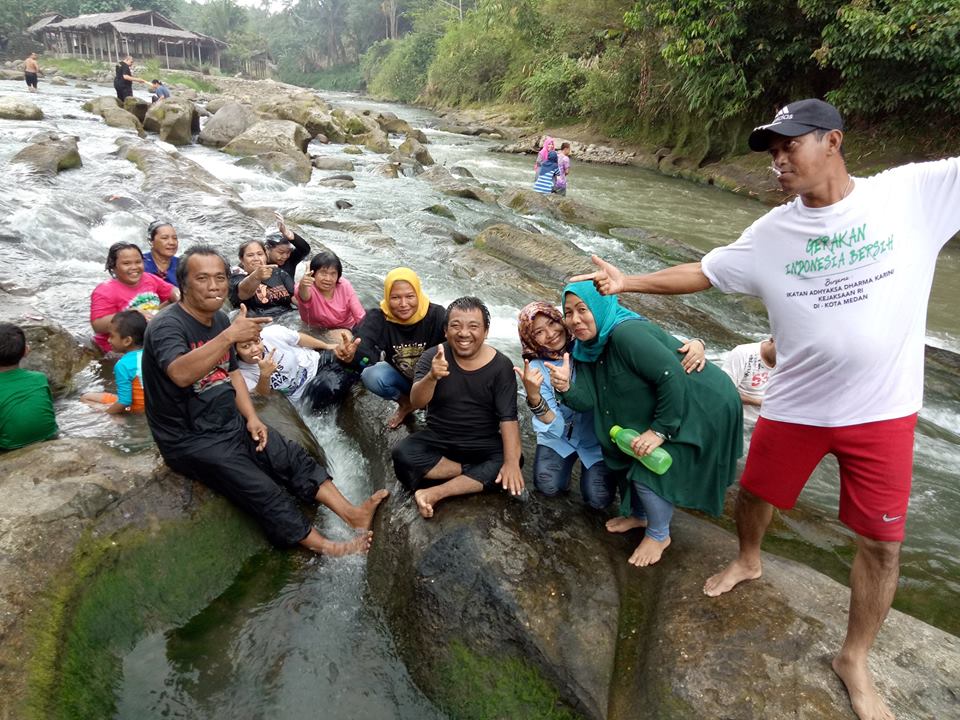 Didukung H Rajuddin Sagala, Warga Kp Mandailing Rekreasi ke Sibiru-biru