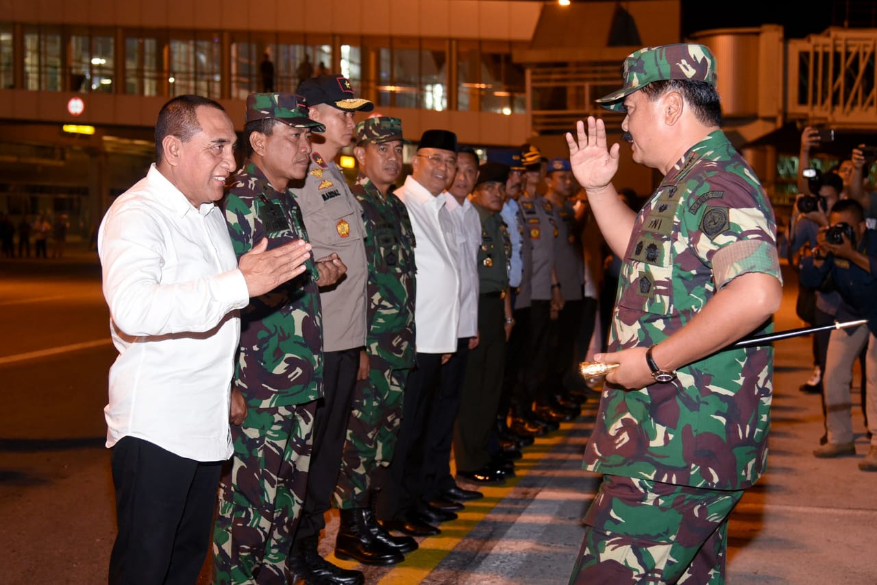Gubernur Sumut Sambut Kedatangan Panglima TNI  dan Kapolri di Bandara Kualanamu