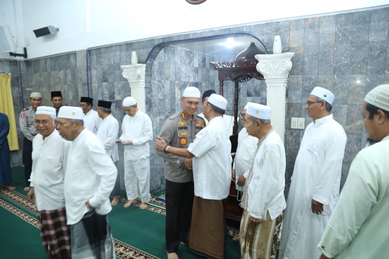 Subuh Berjamaah, Kapolrestabes Medan, Sholat Semata Mata Untuk Mendekatkan Diri Kepada Allah Swt