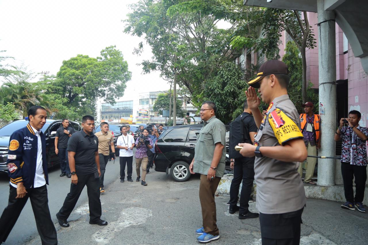 Kapolrestabes Medan Sambut Kedatangan Presiden RI, Joko Widodo
