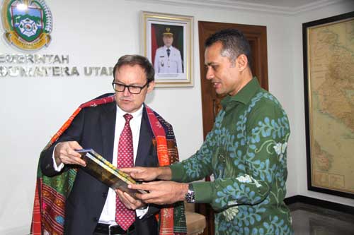 Wakil Dubes Inggris Bertemu Wagub Sumut Perkuat Kerjasama Pendidikan dan Riset